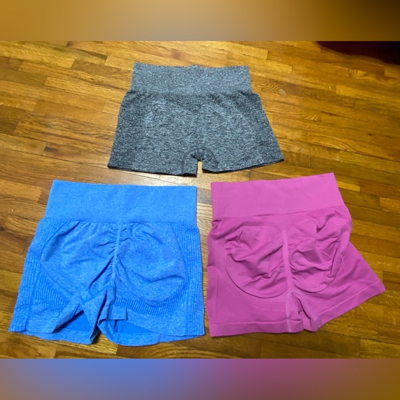 Amazon Activewear Shorts - Picture 2 of 6